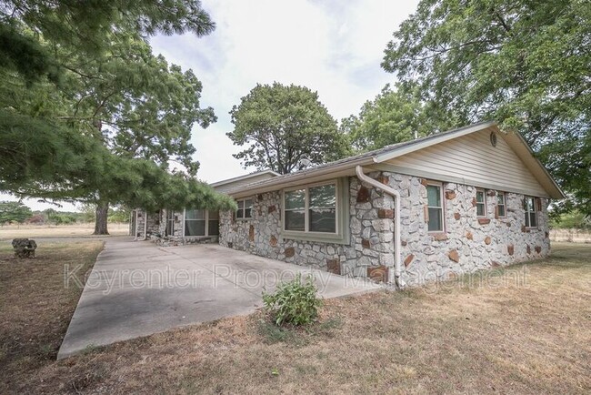 Building Photo - 15371 S 4080 Rd