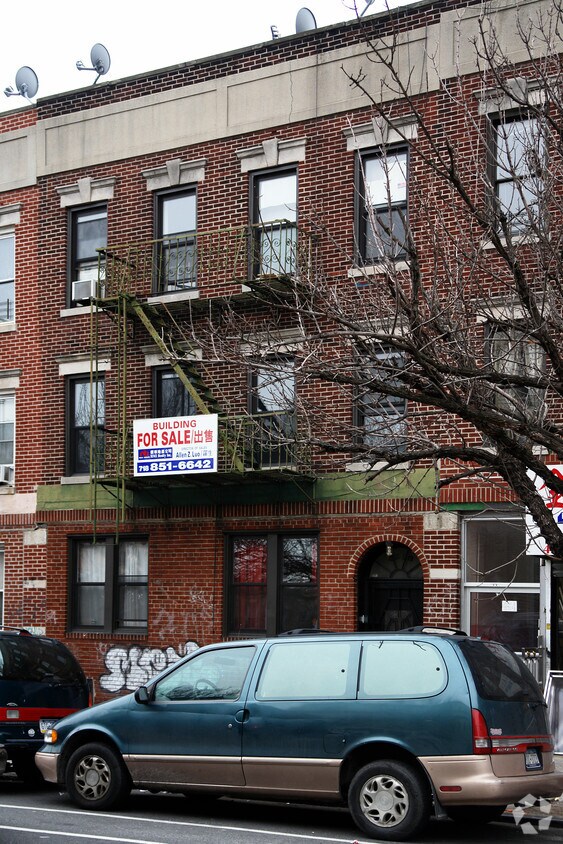 Building Photo - 4816 7th Ave