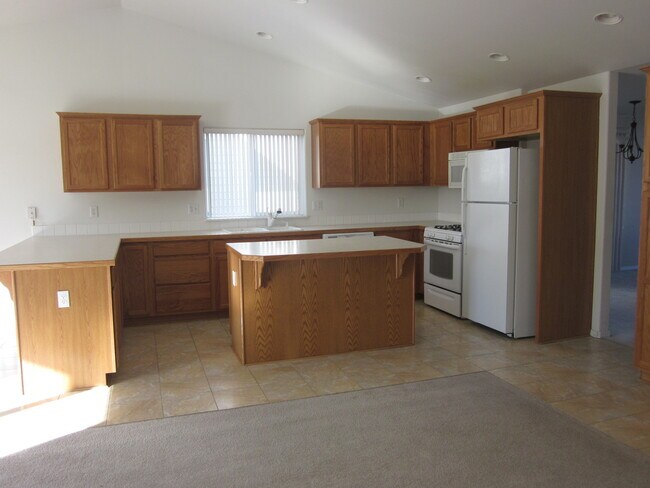 Foto del edificio - 3 Bedroom Single Level Home in NW Redmond
