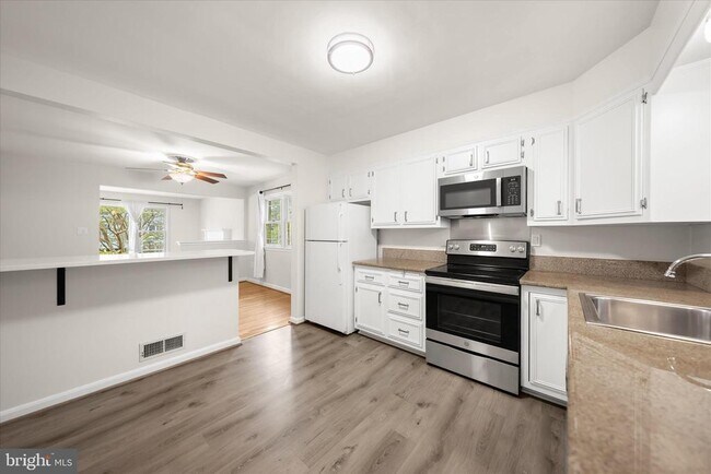 Foto del edificio - 877 N Nottingham St