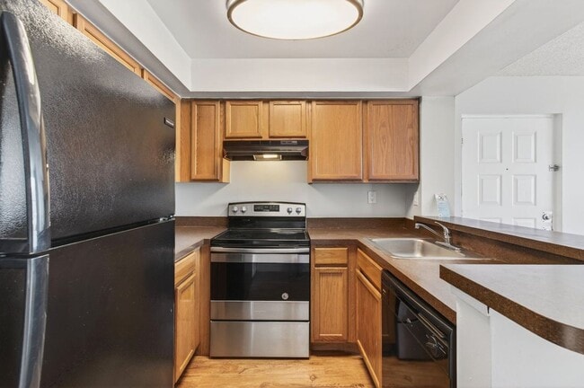 ONE BEDROOM ONE BATHROOM!! WATERFRONT COMMUNITY! - ONE BEDROOM ONE BATHROOM!! WATERFRONT COMMUNITY! Apartment