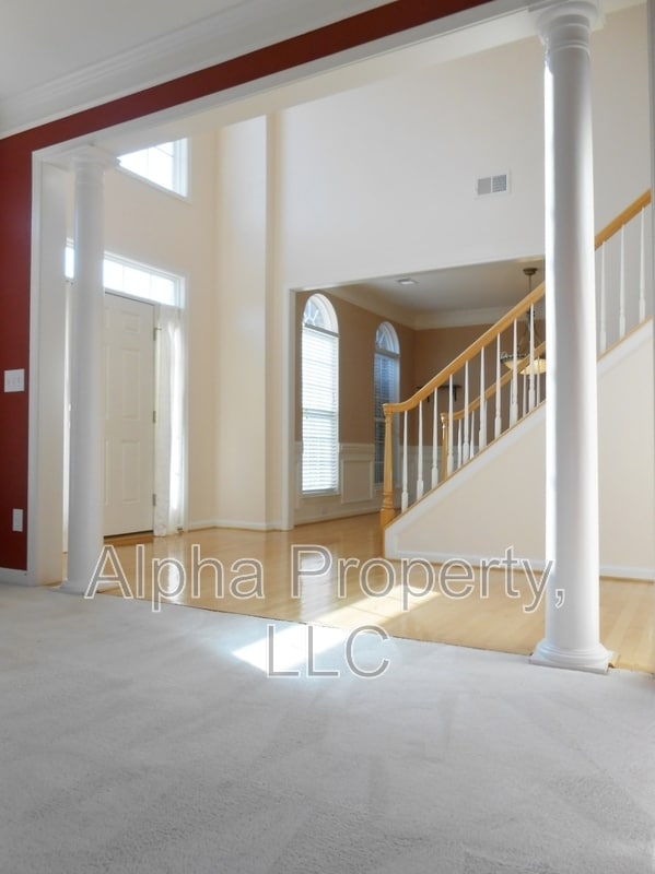 Foto del edificio - 1205 Carriage Park Cir