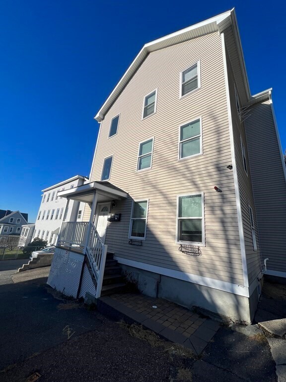 Primary Photo - 31 Pattison St
