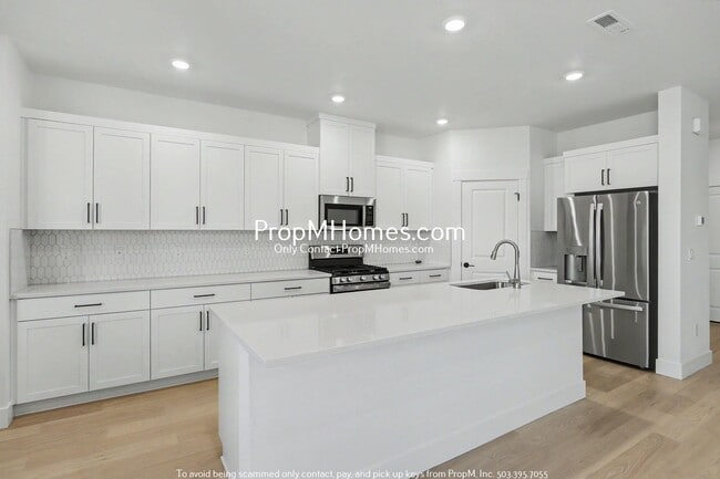 Building Photo - 14560 NW Lazarus Ln