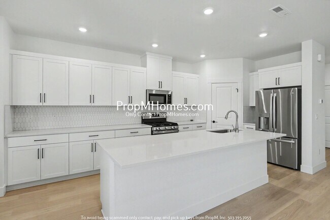 Foto del edificio - 14560 NW Lazarus Ln