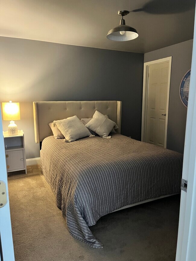 Building Photo - 156 Burpee Hill Rd