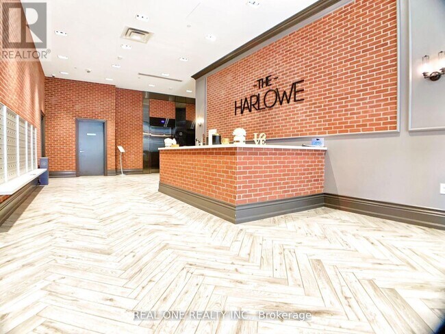 Photo du bâtiment - 608-608 Richmond St W