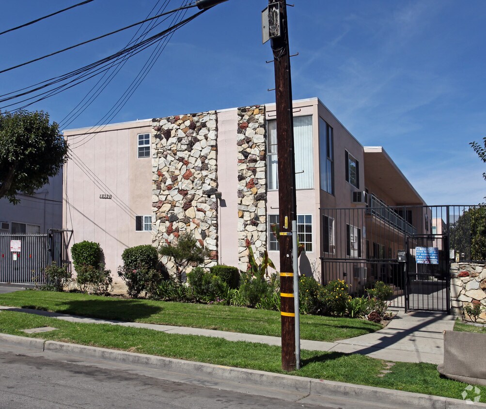 Foto del edificio - Malden Apartments