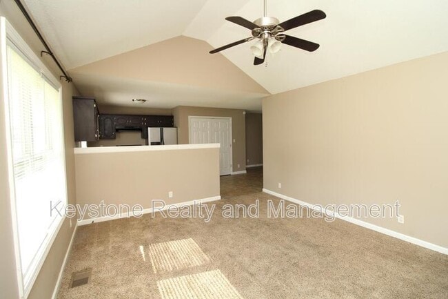 Building Photo - 1920 Timberline Cir