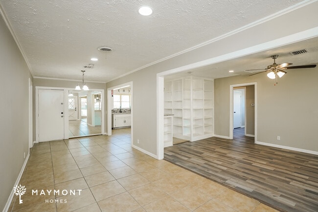 Building Photo - 1804 Chilton Dr