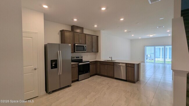 Foto del edificio - 4317 Jetty Ln NE