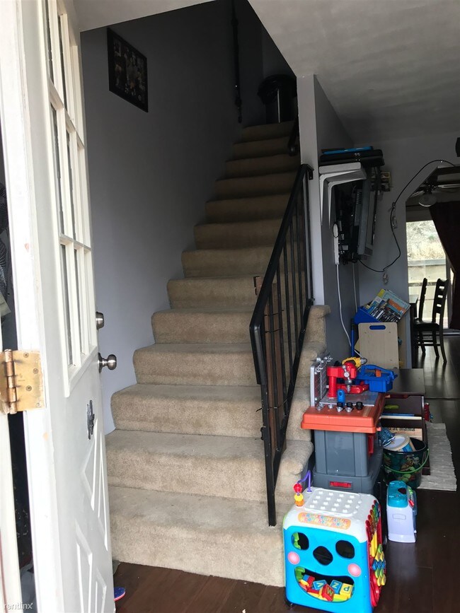 Foto del edificio - 2 br, 1.5 bath Townhome - 14 Cannongate iii