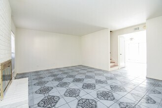 Building Photo - 4022 Belle Park Dr