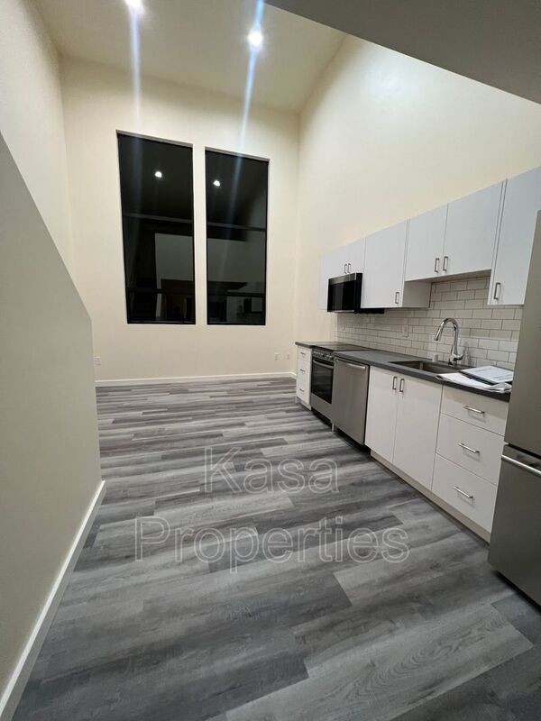 Building Photo - 6615 Schmidt Ln