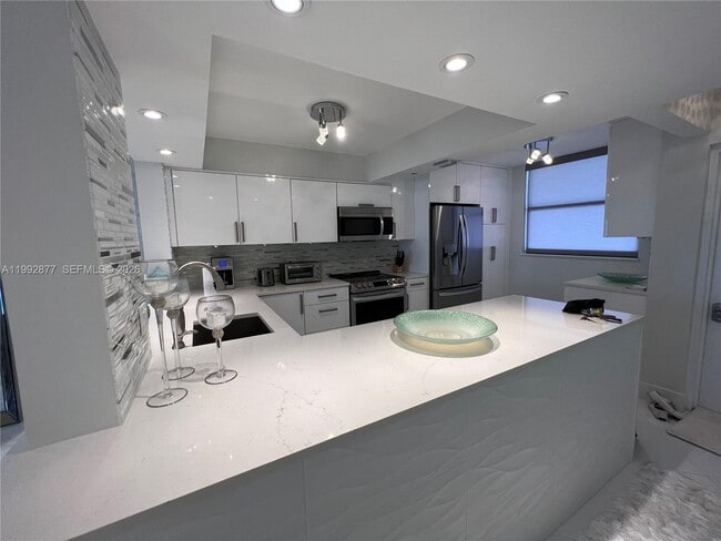 Building Photo - 1266 S Military Trail