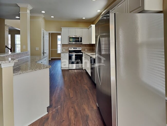 Building Photo - 1213 Travelers Pl