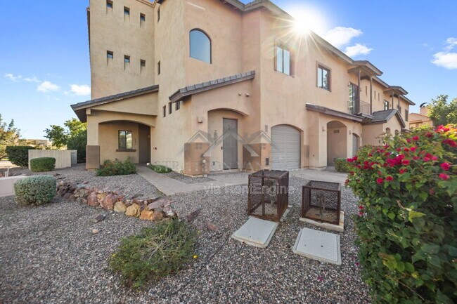 Building Photo - 5998 N 78th St