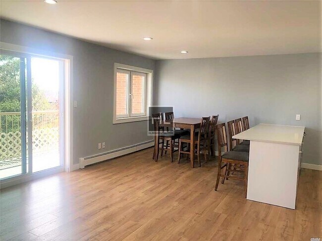 Foto del edificio - 66-37 Jay Ave