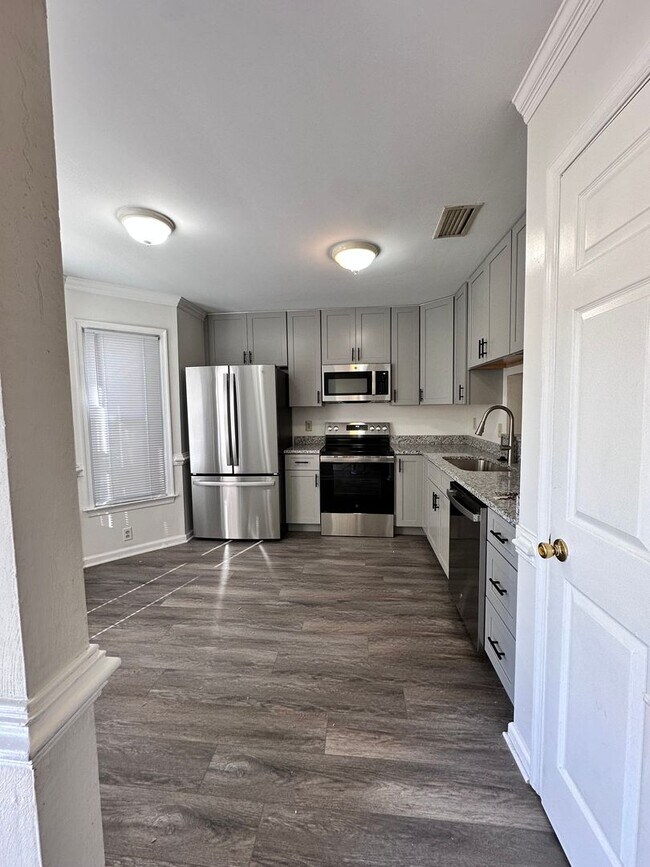 Foto del edificio - Beautiful Condo in desired Chicks Beach area