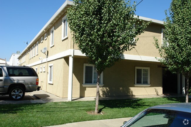 Building Photo - 145 N 2nd St