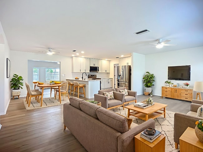 Foto del edificio - 2809 Taunton Dr W