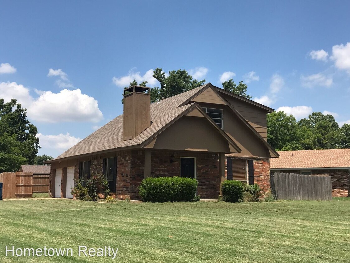 Primary Photo - 4 br, 2 bath House - 1013 Kelly Park Road