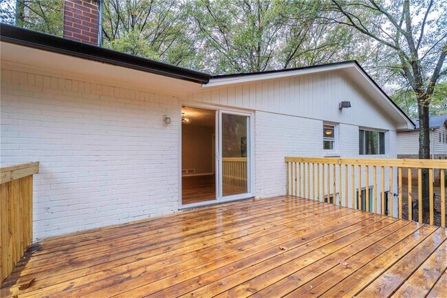 Building Photo - 510 Waterview Ln