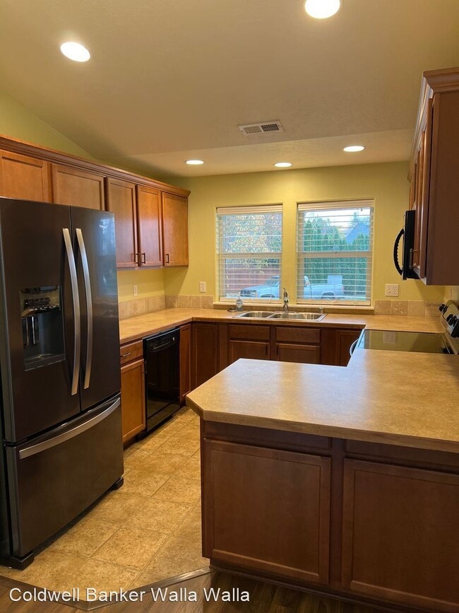 Foto del edificio - 3 br, 2 bath House - 972 Outlook Loop