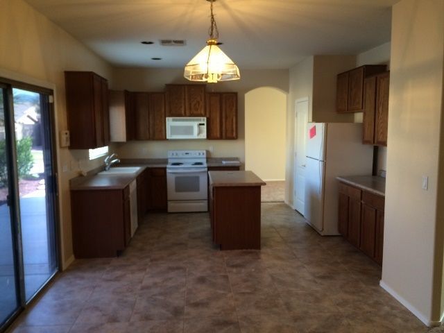 Building Photo - 17554 W Agave Ct