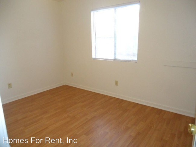 Building Photo - 367 N Conley St