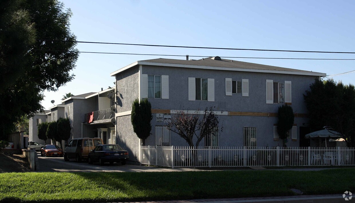 Primary Photo - 7110 Somerset Blvd