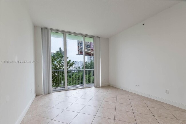 Foto del edificio - 1350 NW 8th Ct