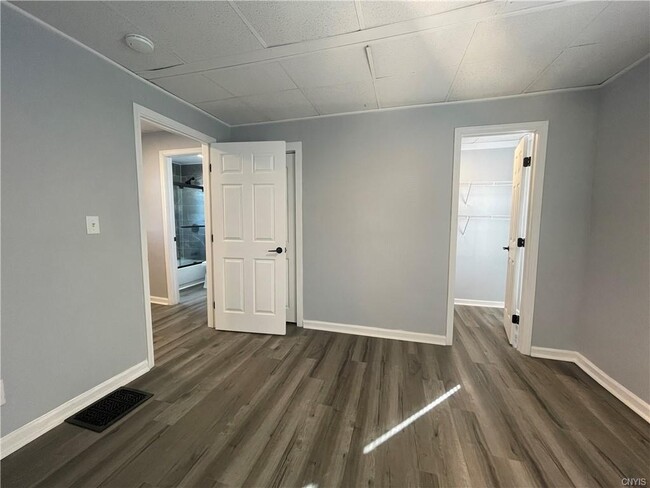 Building Photo - 207 W Marcellus St