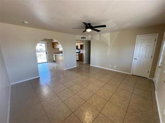 Foto del edificio - BEAUTIFUL HOME IN AZ!!!