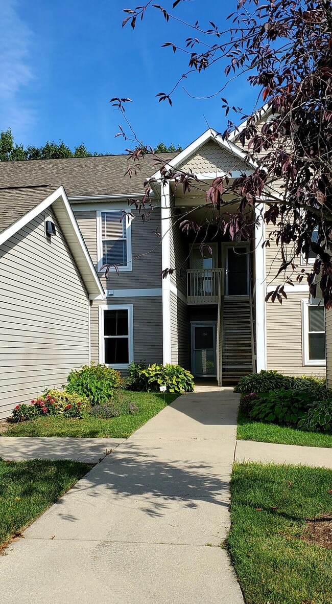 Building Photo - 1354 Fox Pointe Cir
