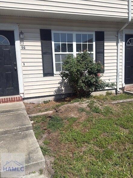 Building Photo - 1100 Pineland Ave