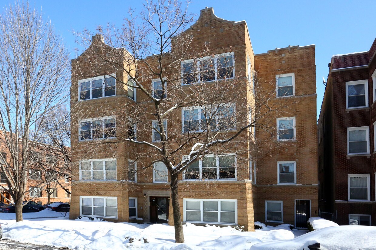 Building Photo - 4453-4455 N Albany Ave