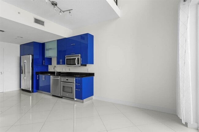 Foto del edificio - 60 SW 13th St
