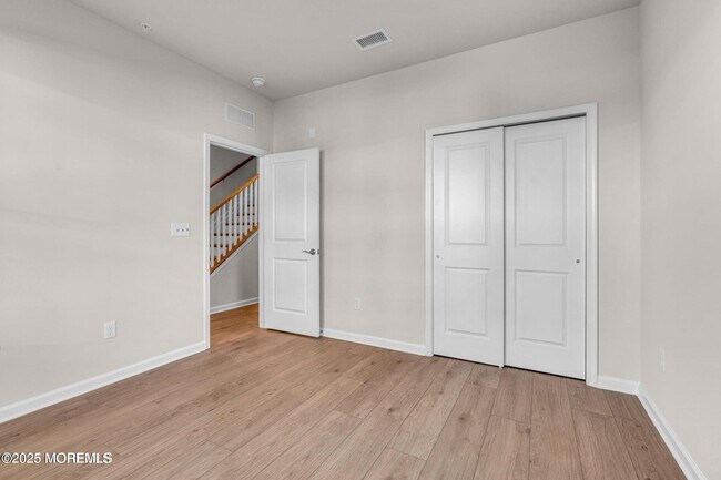 Foto del edificio - 75 Driftwood Cir