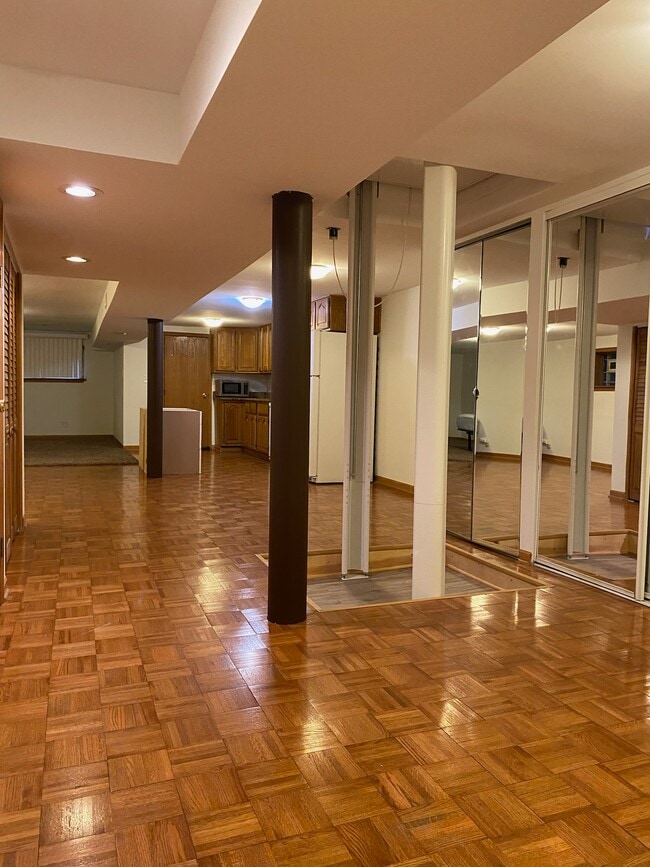 Building Photo - 3427 S Emerald Ave