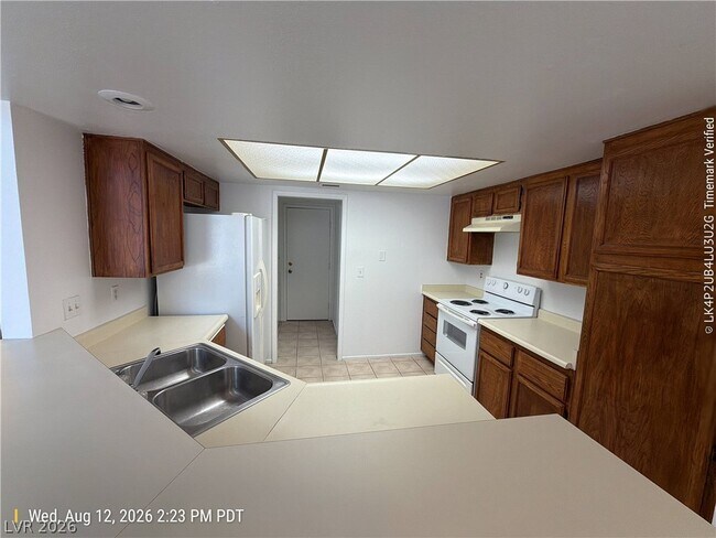 Foto del edificio - 7174 Shadow Crest Dr