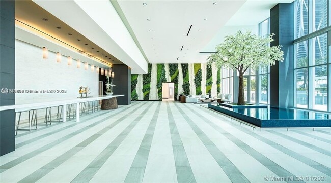 Foto del edificio - 851 NE 1st Ave