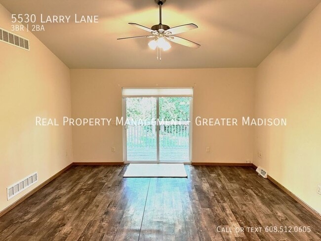 Foto del edificio - 5530 Larry Ln