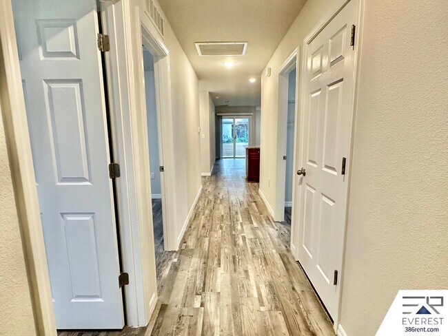 Foto del edificio - 10 Ryall Ln