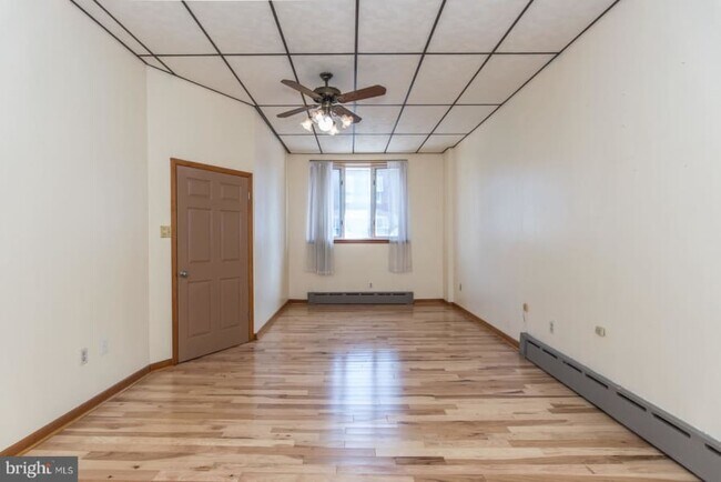 Foto del edificio - 2550 E Clearfield St