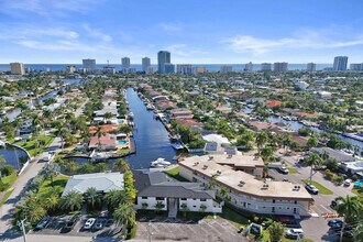 Building Photo - 840 SE 22nd Ave