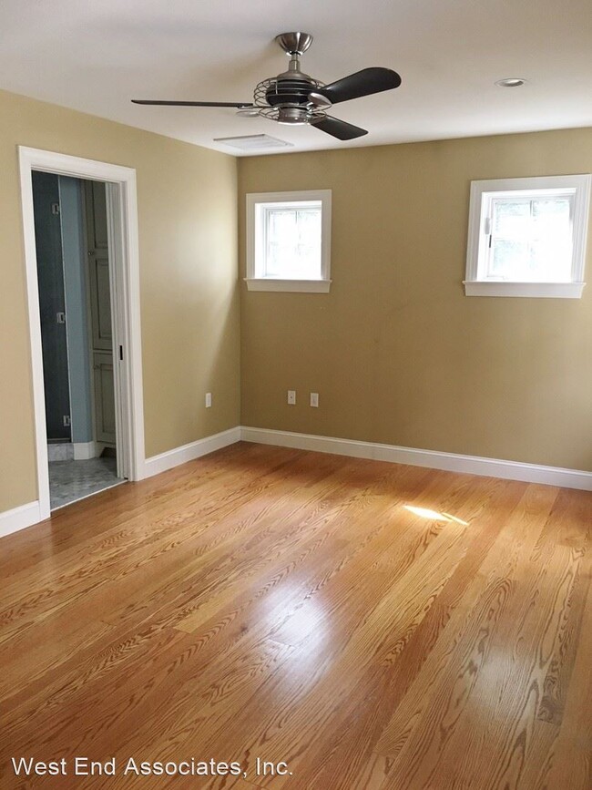 Building Photo - 4 br, 3 bath House - 1858 Spring Valley Rd