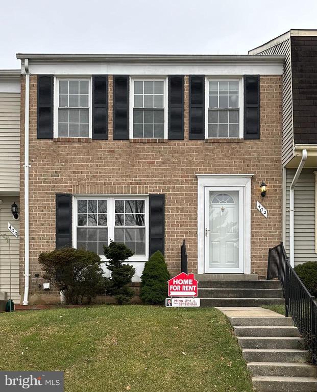 Building Photo - 402 Carousel Ct
