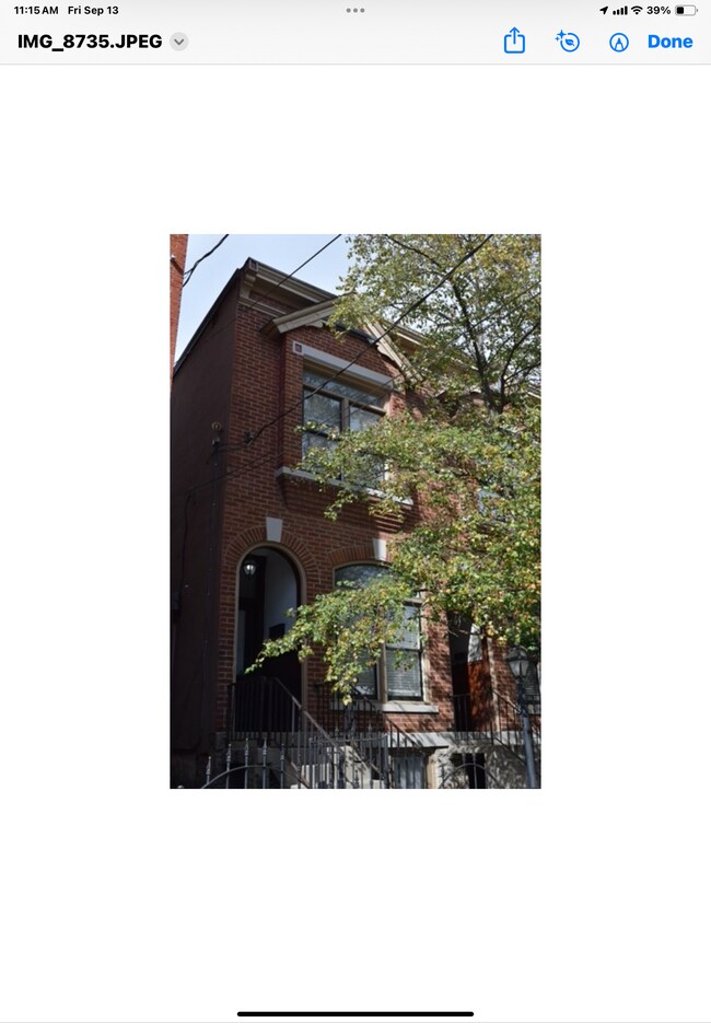Foto del edificio - 116 E 5th St
