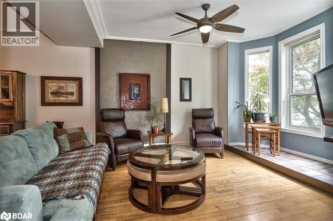 Building Photo - 19 Oxford St